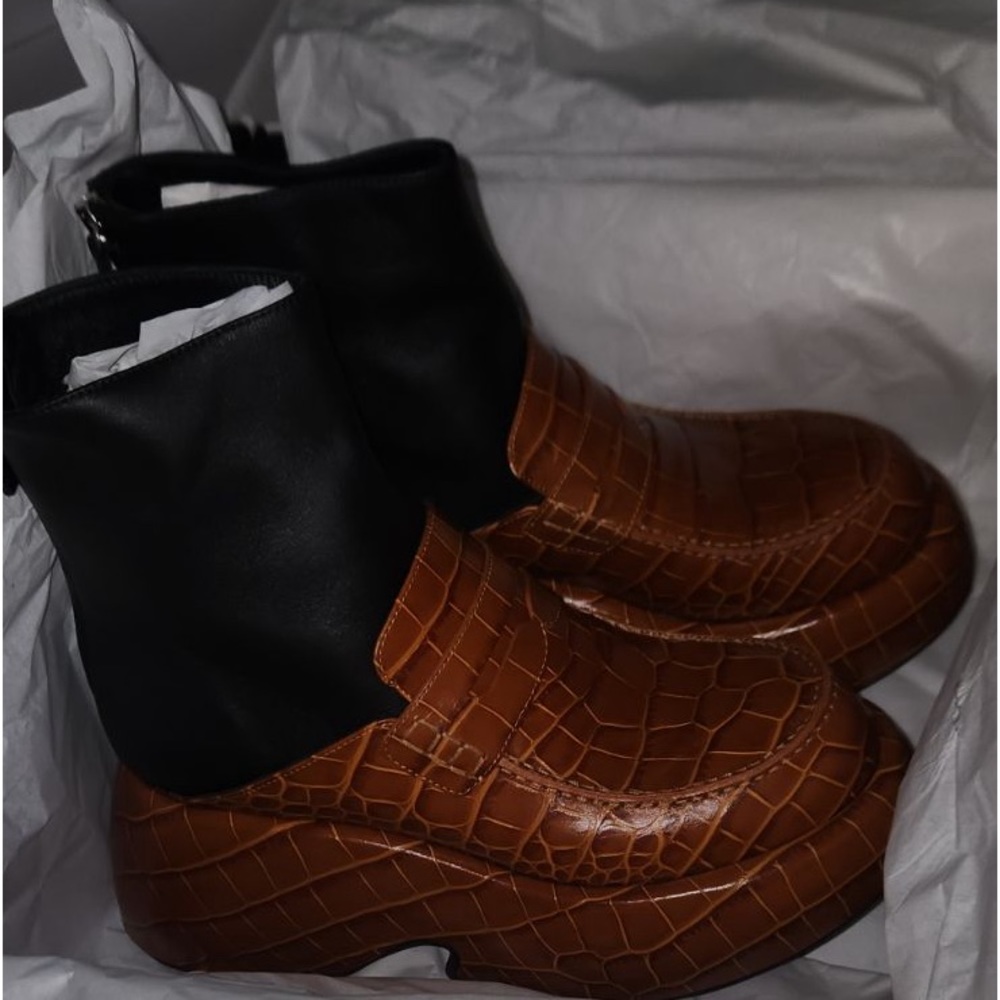 Brand New Lowe women’s ankle boots. Product details